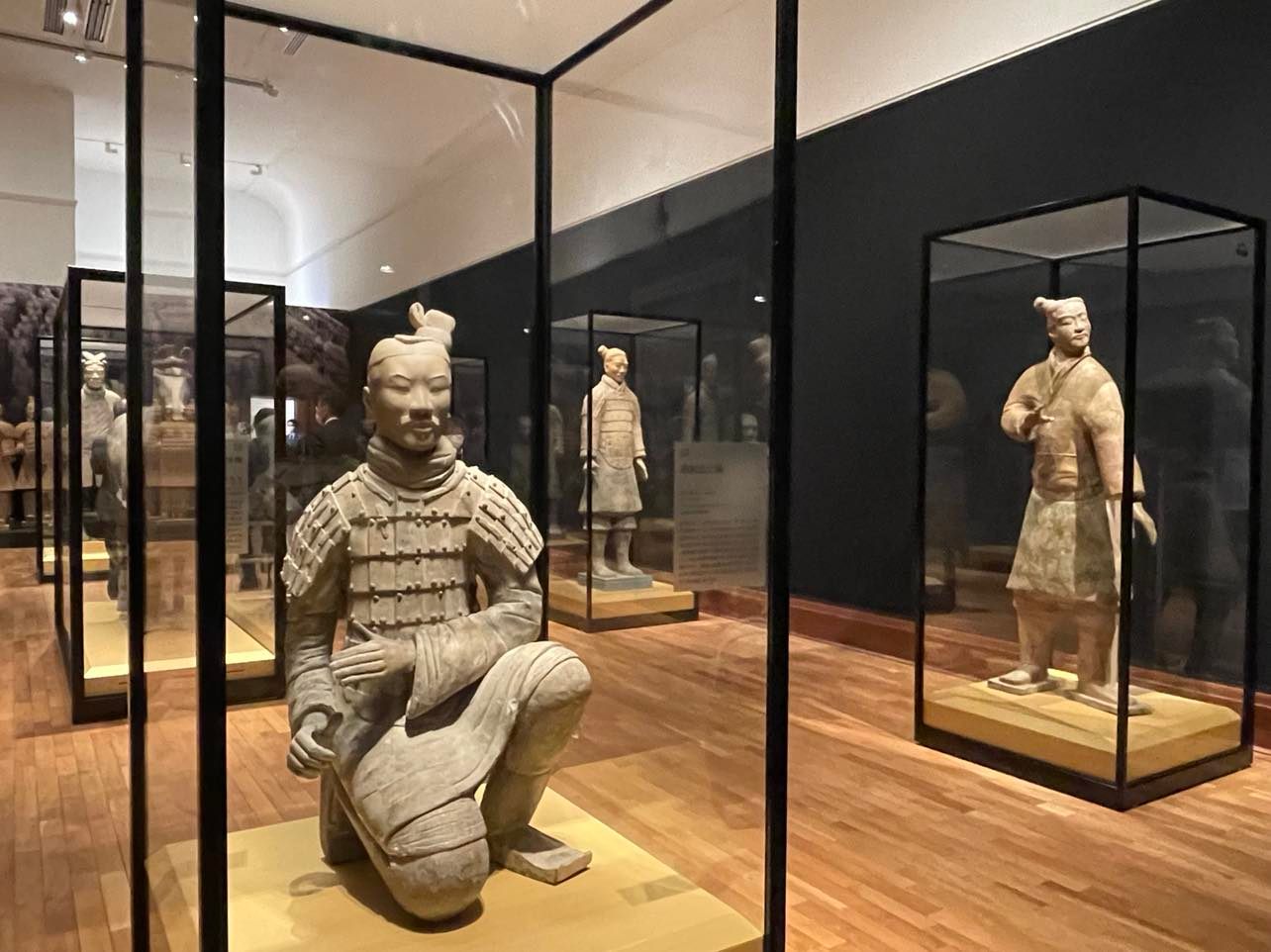 兵馬俑の彫刻 中国の兵馬俑禅寺院の戦士 兵士 モデルの像 中国